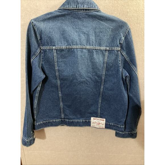 True Religion Men’s Jesse SN Trucker Jean Jacket Sz S NWT Blue Med. Wash Denim - Picture 5 of 7